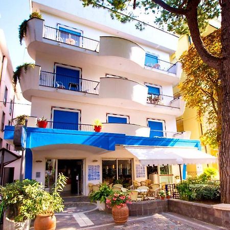 Hotel Adria B&B - Colazione Fino Alle 12 Мисано Адриатико Екстериор снимка