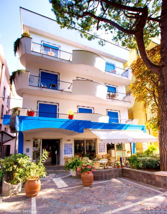 Hotel Adria B&B - Colazione Fino Alle 12 Мисано Адриатико Екстериор снимка