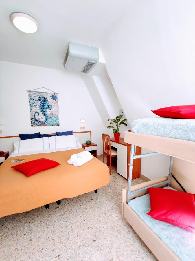 Hotel Adria B&B - Colazione Fino Alle 12 Мисано Адриатико Екстериор снимка