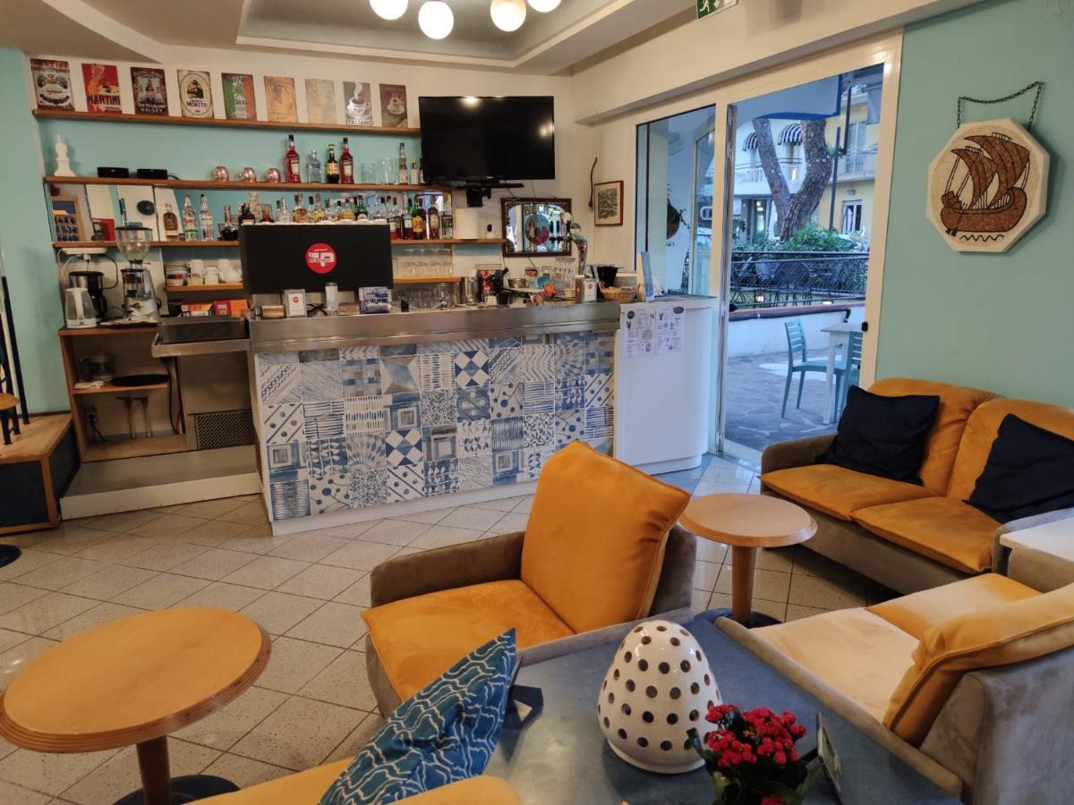 Hotel Adria B&B - Colazione Fino Alle 12 Мисано Адриатико Екстериор снимка