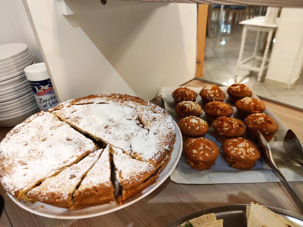 Hotel Adria B&B - Colazione Fino Alle 12 Мисано Адриатико Екстериор снимка